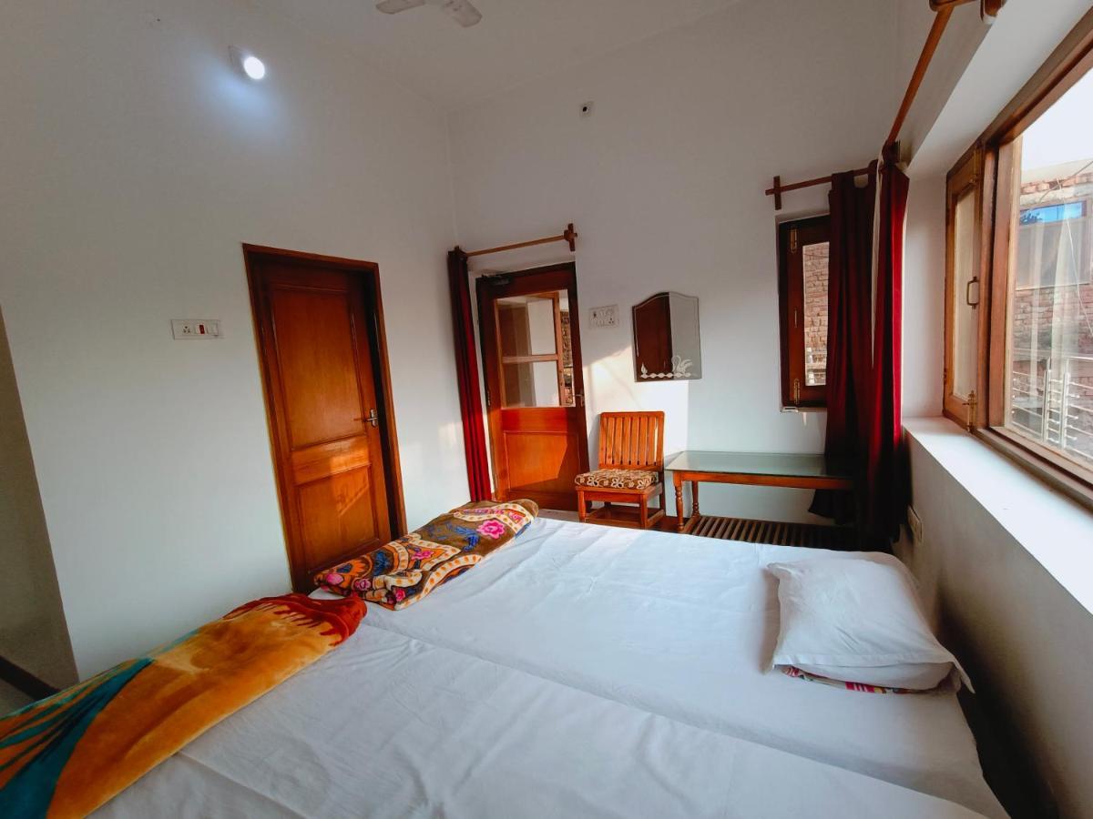 The Gupta Guest House Bodh Gaya Exterior photo