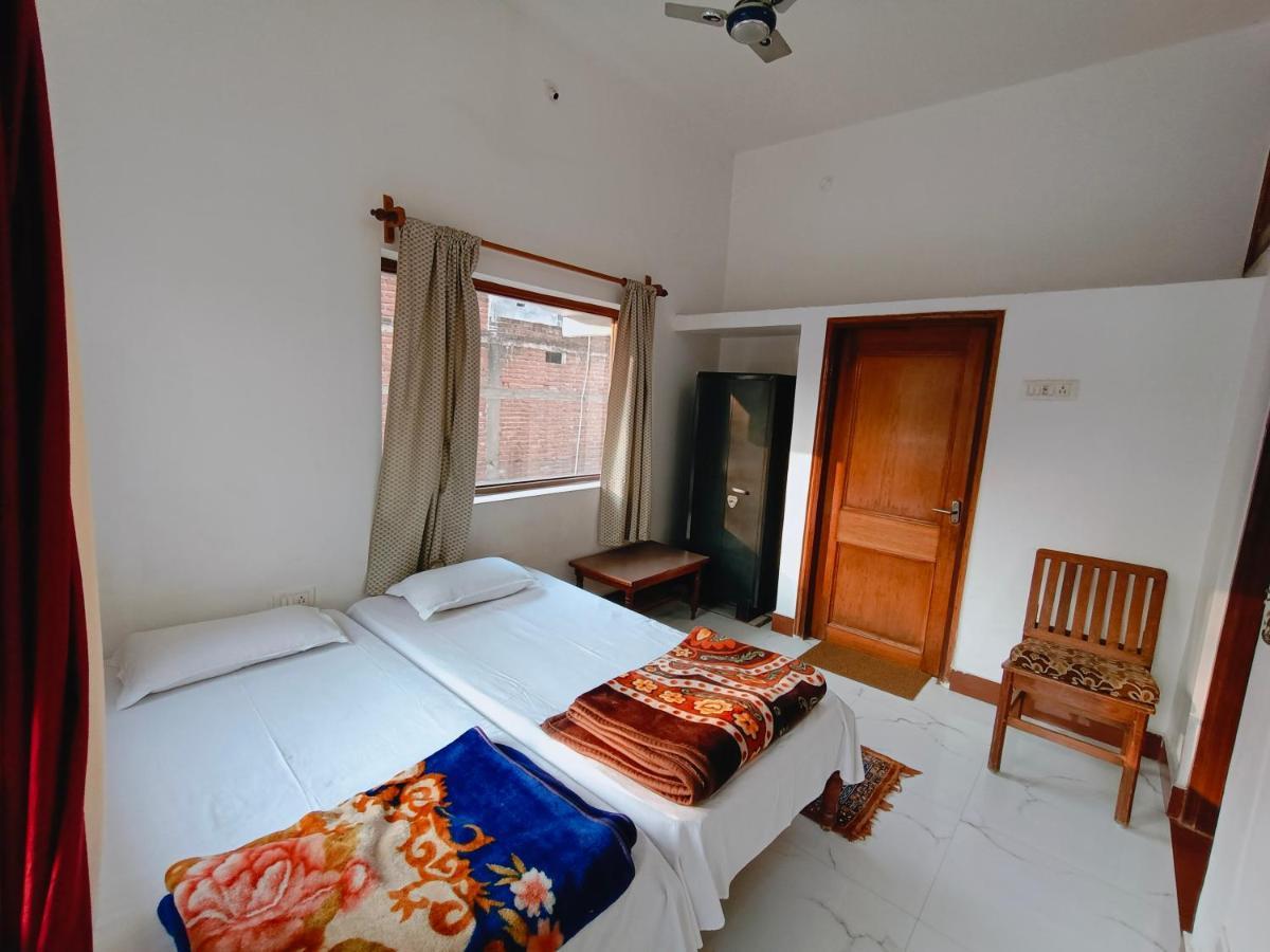 The Gupta Guest House Bodh Gaya Exterior photo