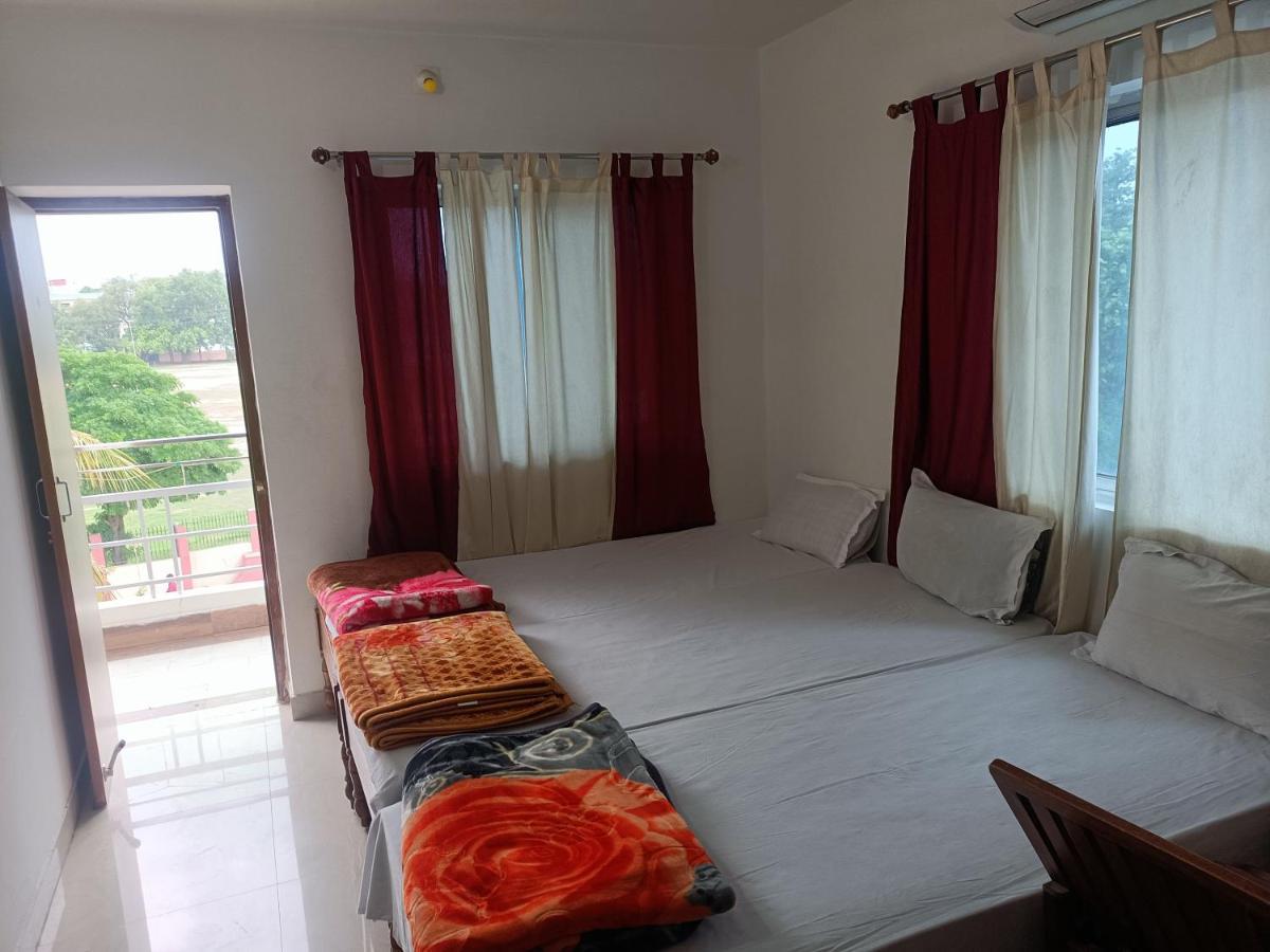 The Gupta Guest House Bodh Gaya Exterior photo